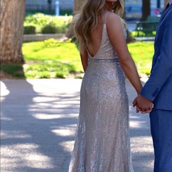 YPSILON JOVANI GOWN - Picture 6 of 8